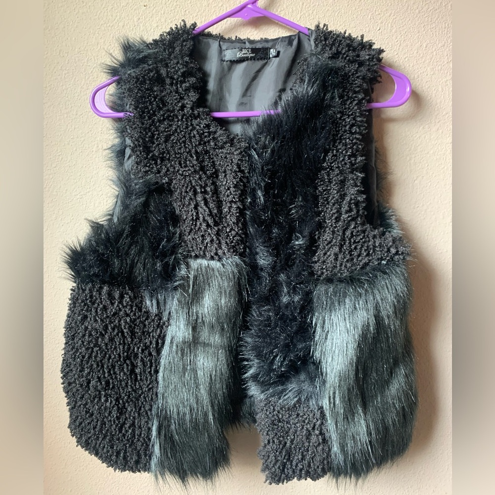 BKE Boutique faux fur vest. Size S.